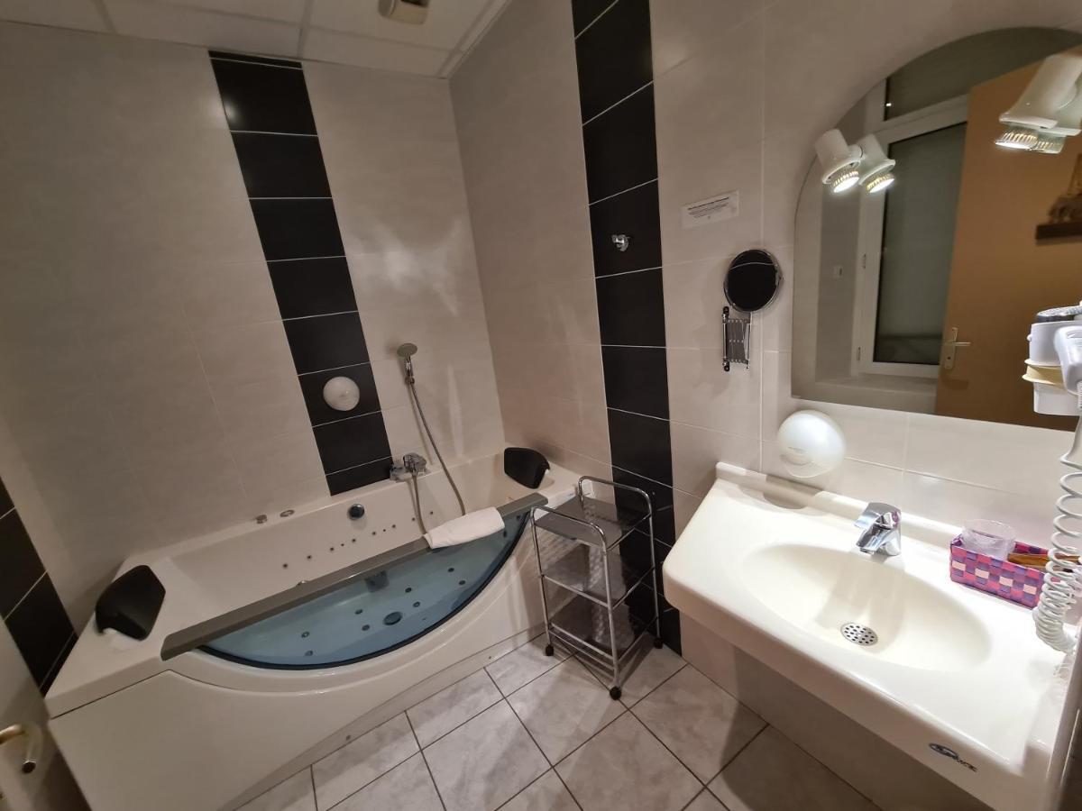 Hostellerie Du Cantal Murat  Esterno foto